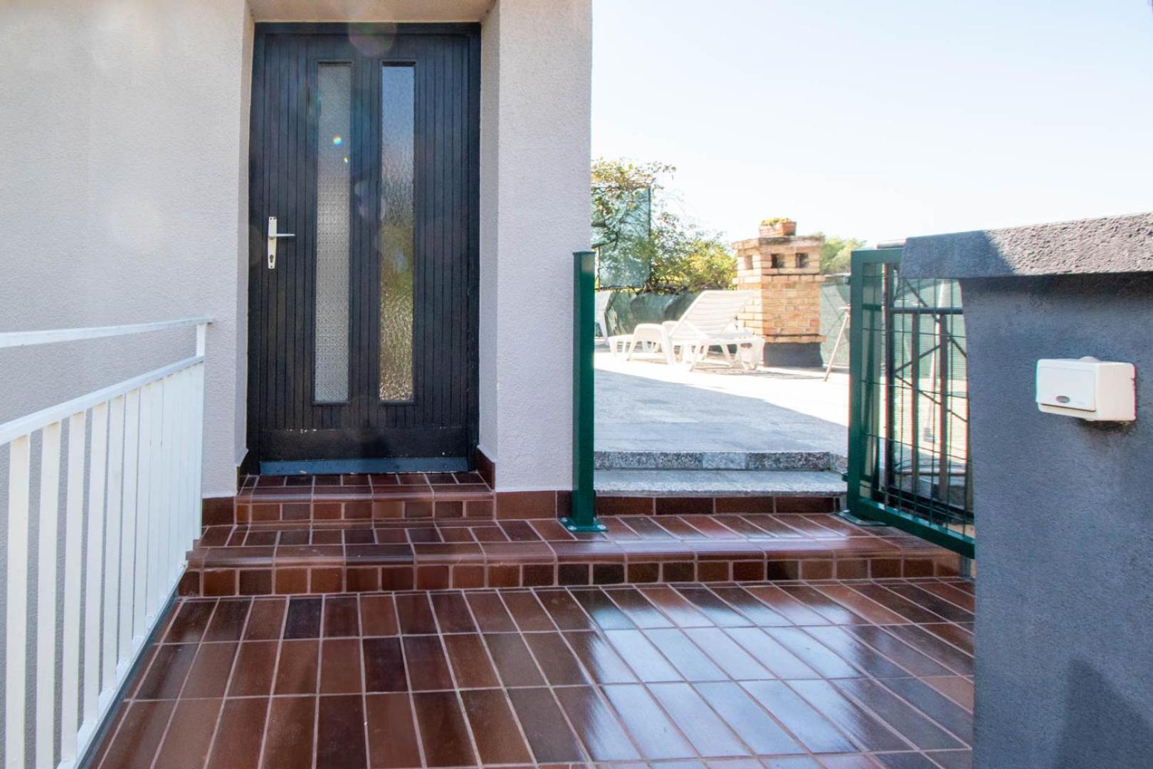 Villa Valkane Pet Friendly 150M From The Stunning Valkane Beach, City Indoor Pools-Fitness And City Mall Пула Екстериор снимка